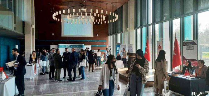 Nevü Strazburg’da ’Türk Üniversiteleri Eğitim Fuarı’na Katıldı