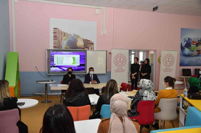 Etkili Soru Sorma Becerileri Atölyesi Yapıldı