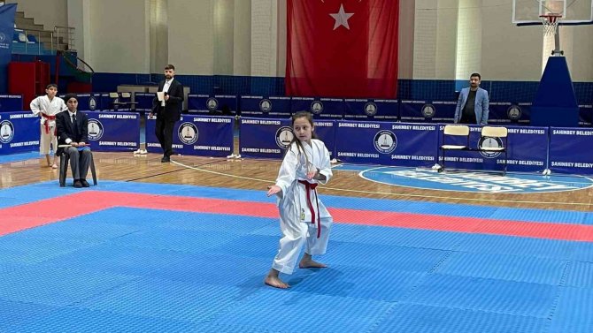 Karatenin Şampiyonları Şahinbey’de Belirlendi