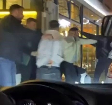 Yol Verme Kavgasında Taraflar Birbirine Girdi