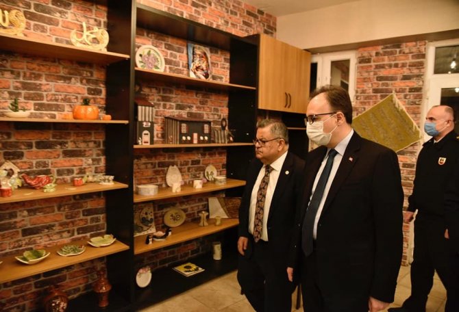 Sıfır Atık Ve Geri Dönüşüm Temasından Esinlenerek Oluşturulan ‘Kitap Kafe’ Hizmete Açıldı