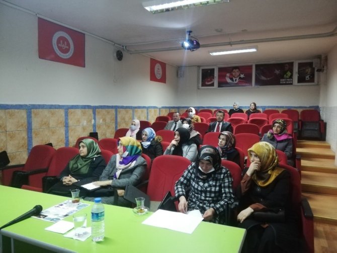 Simav’da Kur’an Kursu Öğreticilerine Seminer