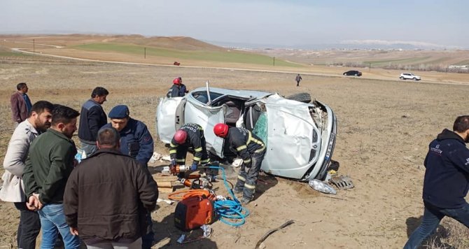 Araçta Sıkışan Sürücüyü İtfaiye Kurtardı