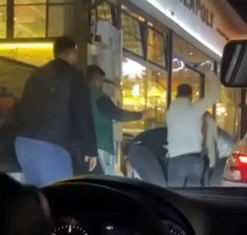 Yol Verme Kavgasında Taraflar Birbirine Girdi