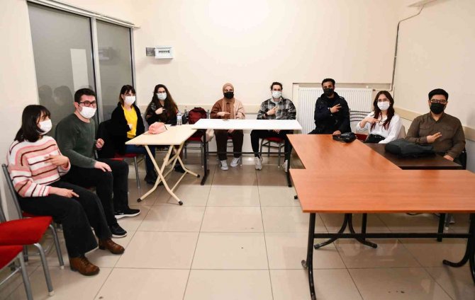 Tepebaşı Belediyesi’nin Verdiği İşaret Dili Eğitimi Yoğun İlgi Görüyor