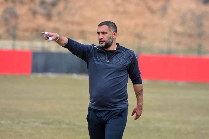 Ümit Karan Geleceğin Uşakspor’unu Oluşturmaya Başladı