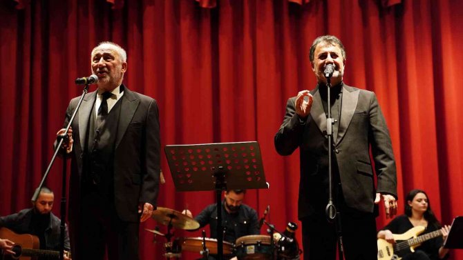 Altan Erkekli Ve Veysel Diker, Tuzlalı Sanatseverlerle Buluştu