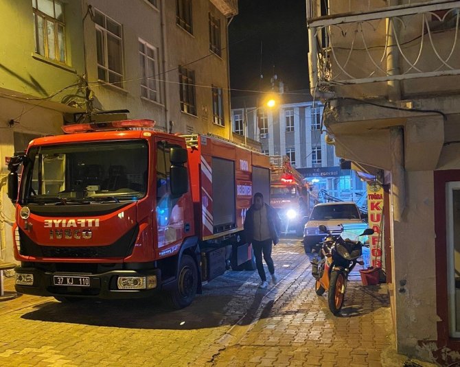 Korkutan Baca Yangını Büyümeden Söndürüldü