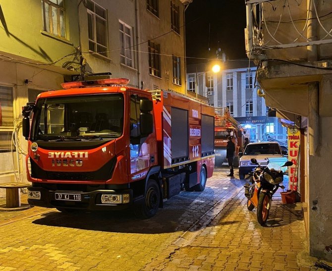 Korkutan Baca Yangını Büyümeden Söndürüldü
