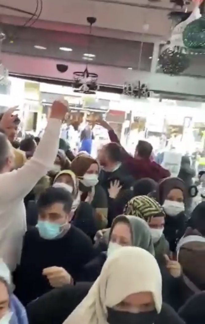 Ümraniye’de Mağaza Açılışında Ucuzluk İzdihamı Kamerada