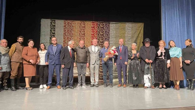 “Çehov Oyunları” Tiyatro Severleriyle Buluştu
