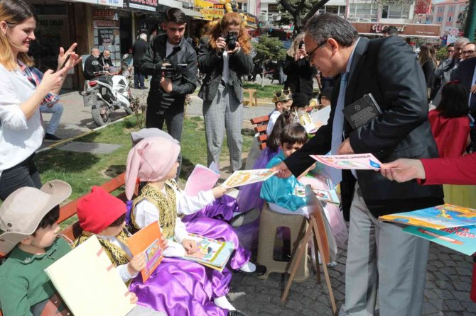 Kütüphane Haftası’nda Okumanın Önemine Dikkat Çekildi