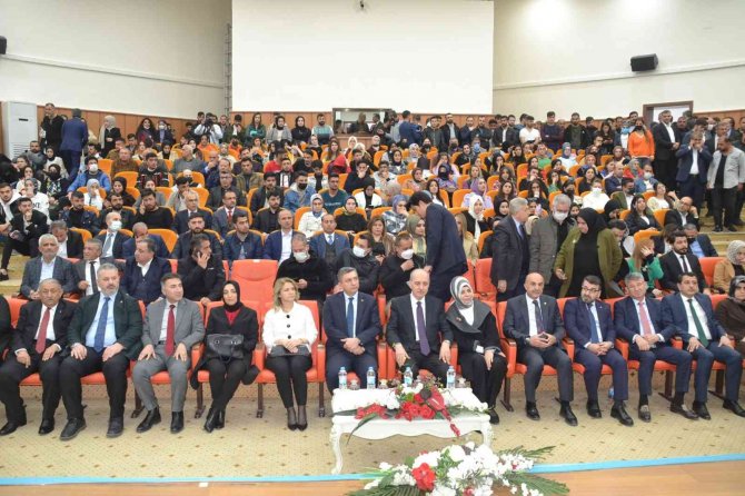 Kurtulmuş: “Hendek Olaylarına Destek Vermeyen Batman Halkına Teşekkür Ediyorum"