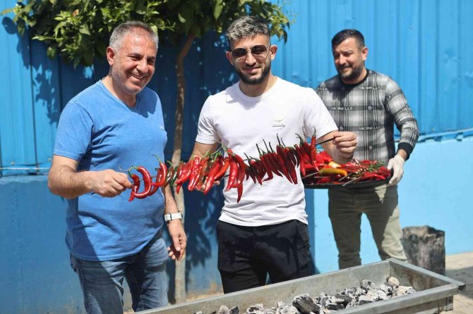 Adana Demirspor’a 20 Metrelik Kebap Ziyafeti
