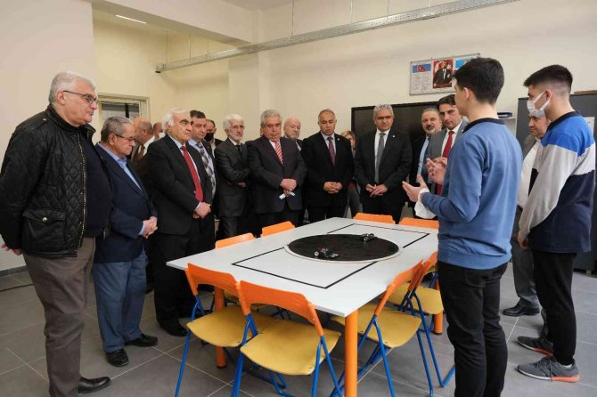 Ahbaplar Grubu’ndan Özel Eosb Mesleki Ve Teknik Anadolu Lisesi’ne Ziyaret