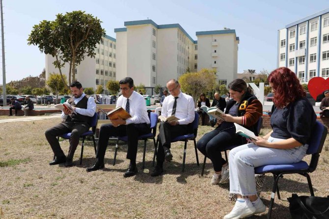 Alkü’de Kitap Okuma Etkinliği