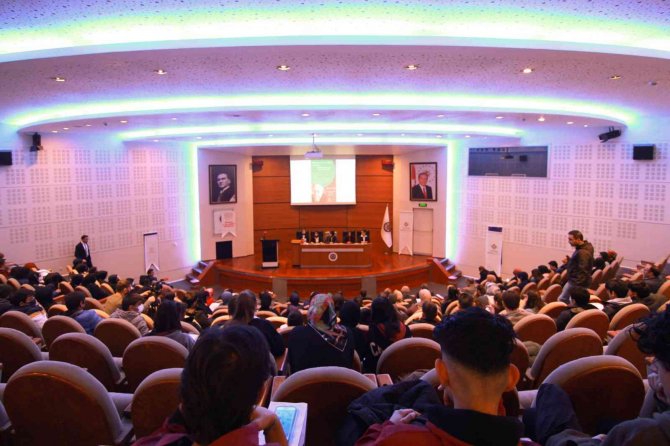 Öğrenciler Tarık Buğra’yı Anlattı