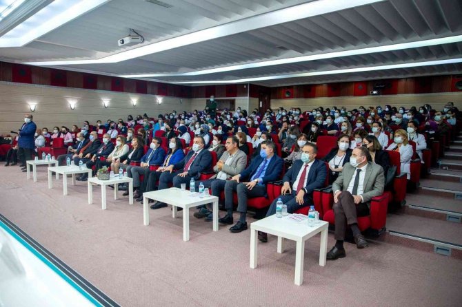 Ankara İ̇l Sağlık Müdürü Akelma: “En Son Yaşadığımız Pikin Şuan İniş Evresindeyiz”