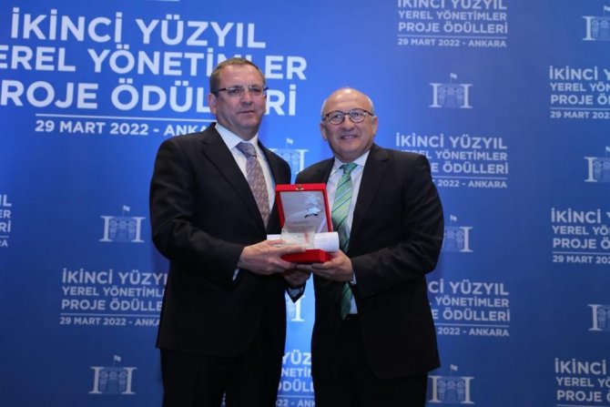 Ayvalık Belediyesi’ne Çifte Ödül