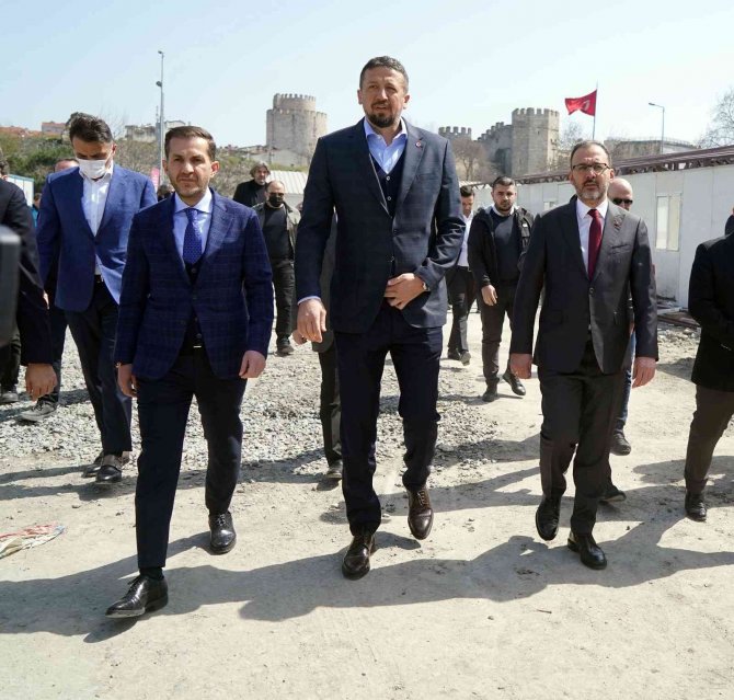 Bakan Kasapoğlu’ndan Basketbol Gelişim Merkezi İnşaatına İnceleme