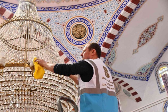 Balıkesir Büyükşehir, İbadethaneleri Ramazan Ayı’na Hazırlıyor