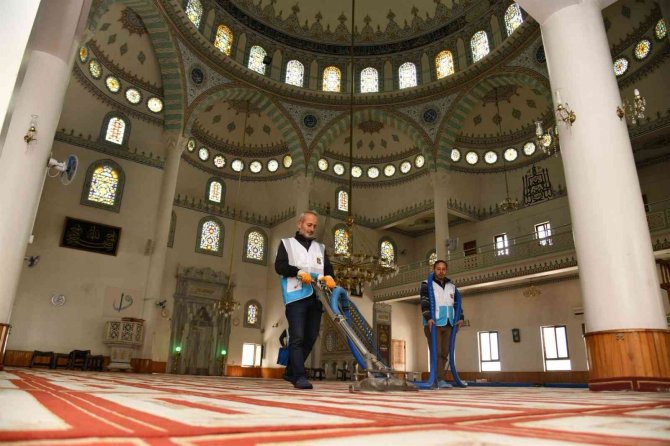 Balıkesir Büyükşehir, İbadethaneleri Ramazan Ayı’na Hazırlıyor