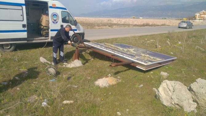 Edremit Belediyesi Görüntü Kirliliğine Müdahale Ediyor