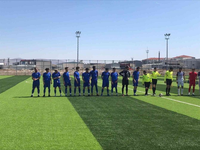 Bartın Üniversitesi Futbolda İkincilik Kupasının Sahibi Oldu