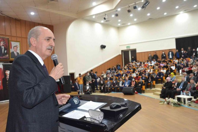Kurtulmuş: “Hendek Olaylarına Destek Vermeyen Batman Halkına Teşekkür Ediyorum"