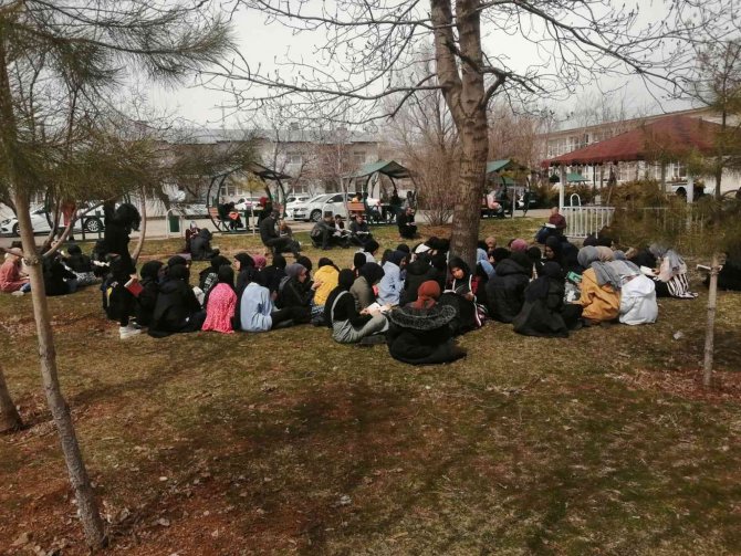 Bingöl’de Kitap Okuma Saati Düzenlendi