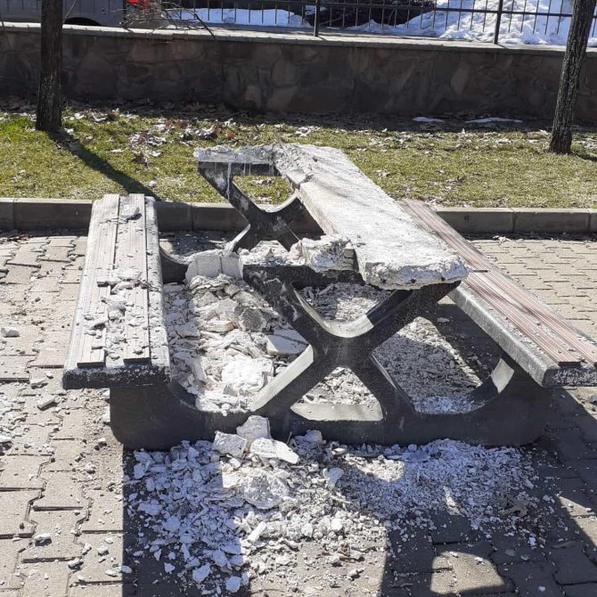 Bingöl’de Park Alanlarına Zarar Veriliyor