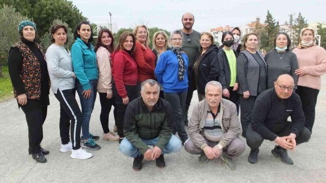 Balıkesirli Kadın Efeler Zeybek Ve Çökertme Öğrendi