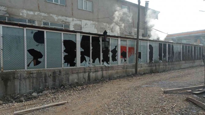 Bursa’da Mobilya İmalathanesinde Korkutan Yangın