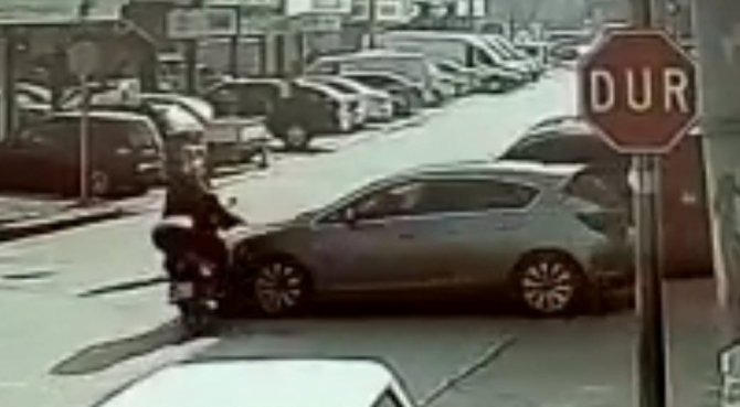 Otomobil İle Motosikletin Kazası Kamerada