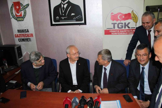 Chp Genel Başkanı Kılıçdaroğlu Manisa Gazeteciler Cemiyetini Ziyaret Etti