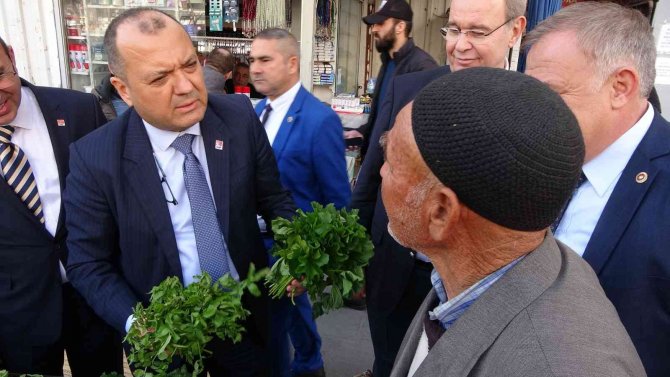 Kahramanmaraşlı Vatandaştan Chp’li Öztrak’a: "Erdoğan’a Sahip Çıkın, Avrupa İle Savaşıyor Bir De Sizlerle Savaştırmayın"