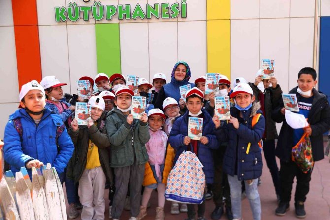 Çocuk Kitabı Yazarı Mert Arık, “Beni Zürafam Uçabilir” Adlı Eserini Çocuklara Anlattı