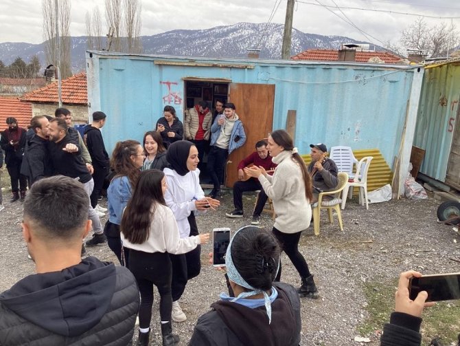 Unesco Ödüllü Hayri Dev’in Oğulları Çaldı, Paü’lü Öğrenciler Oynadı