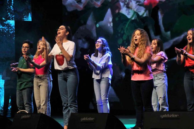 Cumhurbaşkanı Yardımcısı Oktay: "Dünyanın Dört Bir Yanında İklim Değişikliği Kaynaklı Salgınlar, Afetler, Krizler Etkisini Arttırıyor"