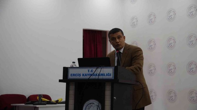 Yks’ye Hazırlanan Öğrencilere Seminer