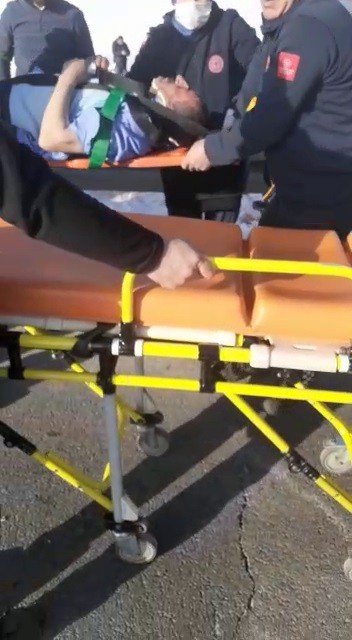 Erzurum’da Otomobil Su Kanalına Uçtu: 5 Yaralı