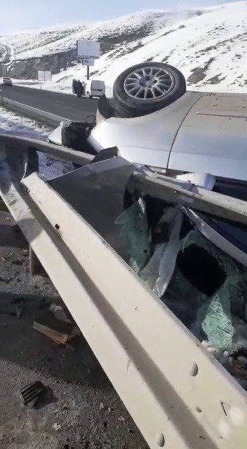 Erzurum’da Otomobil Su Kanalına Uçtu: 5 Yaralı