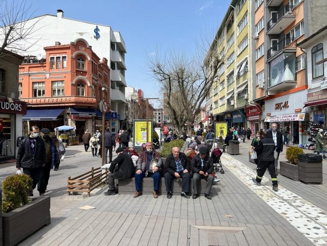 Güneşi Gören Kendini Dışarı Attı