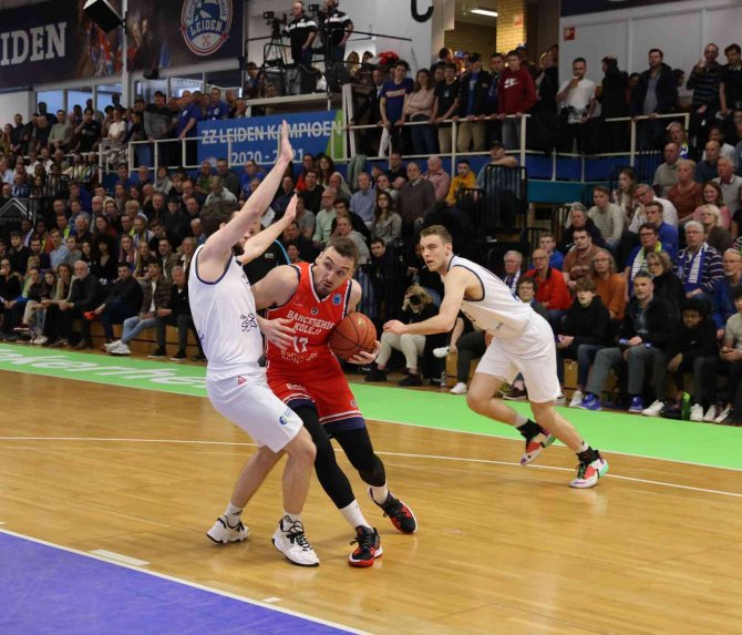Fıba Europe Cup: Zz Leiden: 71 - Bahçeşehir Koleji: 77