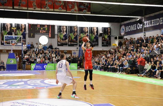 Fıba Europe Cup: Zz Leiden: 71 - Bahçeşehir Koleji: 77