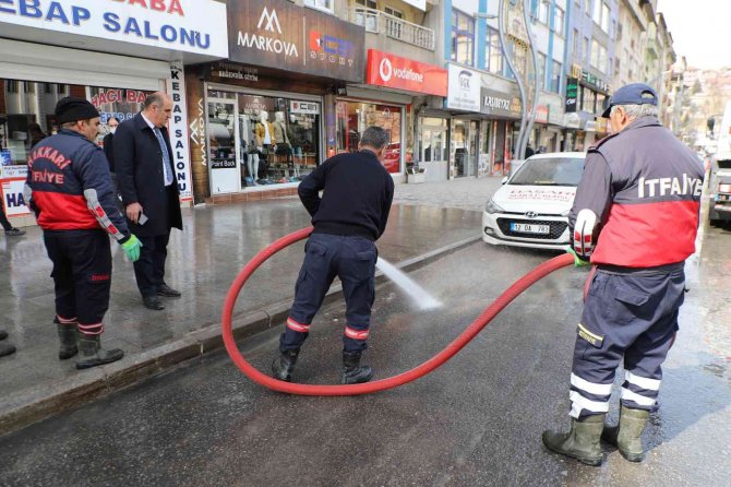 Hakkari Belediyesinden Bahar Temizliği