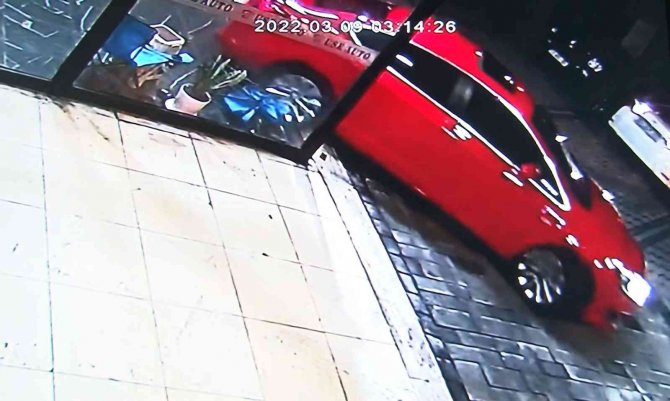 Avcılar’da Bir Oto Galeride 2 Buçuk Milyon Tl’lik Soygun