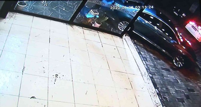 Avcılar’da Bir Oto Galeride 2 Buçuk Milyon Tl’lik Soygun