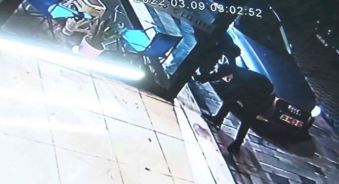 Avcılar’da Bir Oto Galeride 2 Buçuk Milyon Tl’lik Soygun