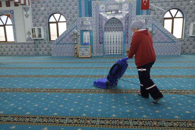 Honoz’da Camiler Ramazan Ayına Hazırlanıyor